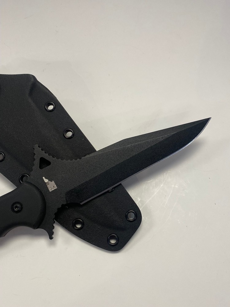Topps "Abaniko" Fixed Blade Knife Black on Black - Plain Edge