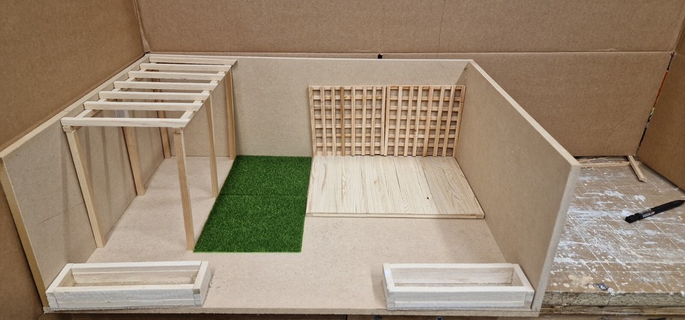 Dolls house garden scene Base