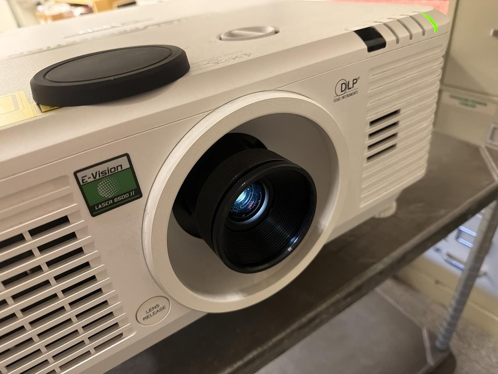 DIGITAL VISION E-VISION LASER 6500 ii DLP PROJECTOR WITH REMOTE CONTROL