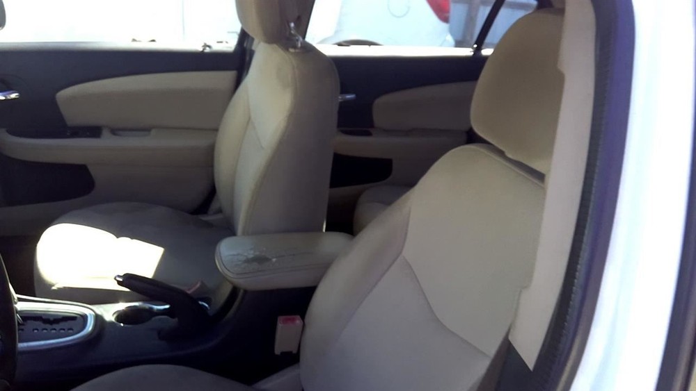 200 2014 High Mounted Stop Light 104799431