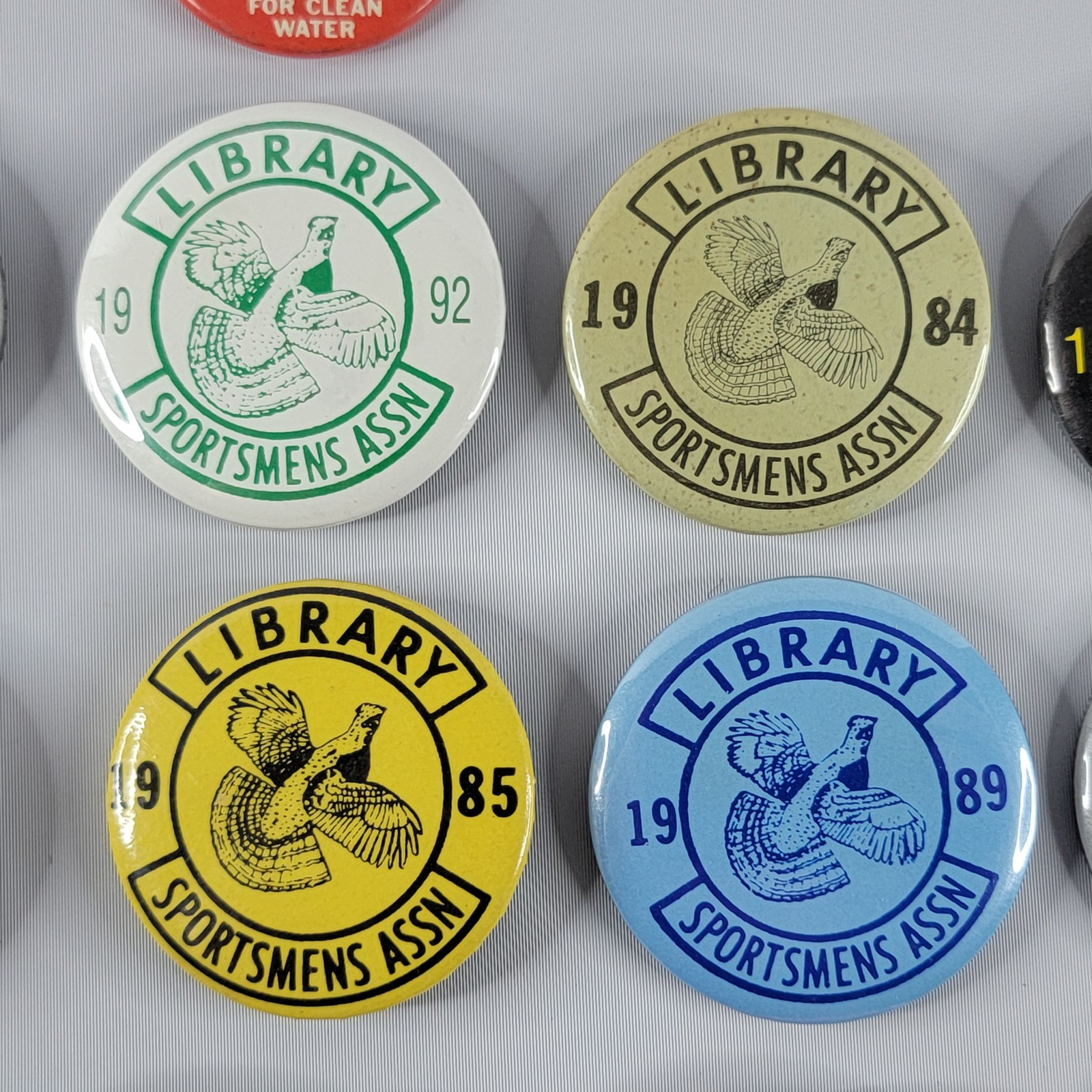 Pennsylvania Fishing License Button Pin 1974-98 Library Sportsmans Assoc Lot x17