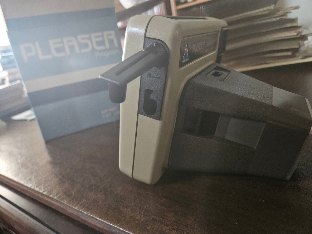 Kodak Pleaser Instant Camera vintage NEW SEALED