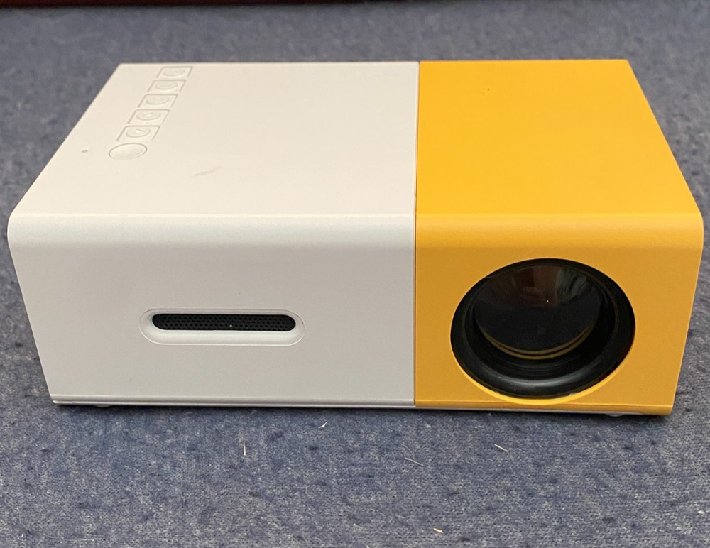 Mini Projector Rohs High Resolution LED projector W/Remote bundle Instructions