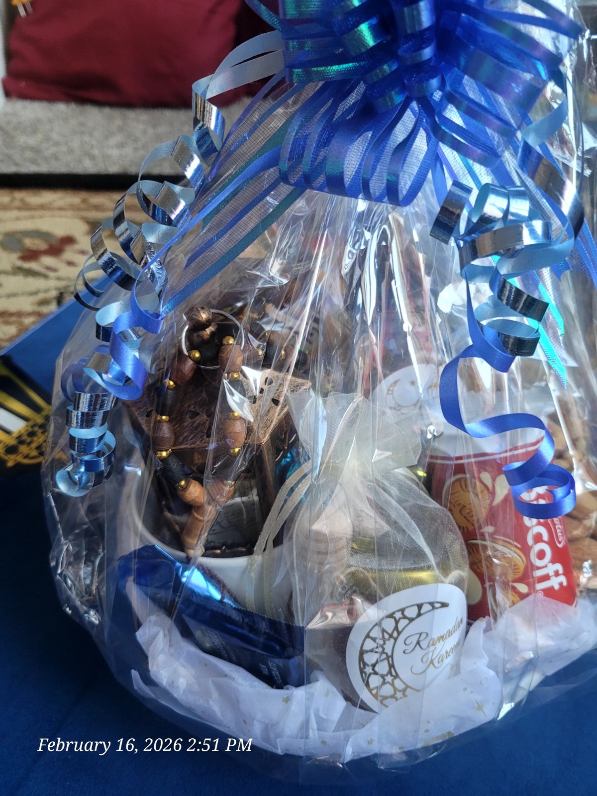 wiZamZam Eid Mubarak Gift Basket with Dates, Mug & Henna