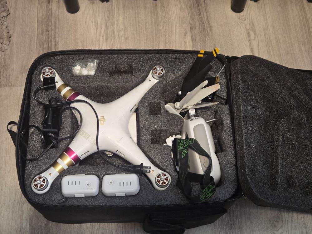 DJI Phantom 3 Professional Quadcopter Drone with a bag (100% working)