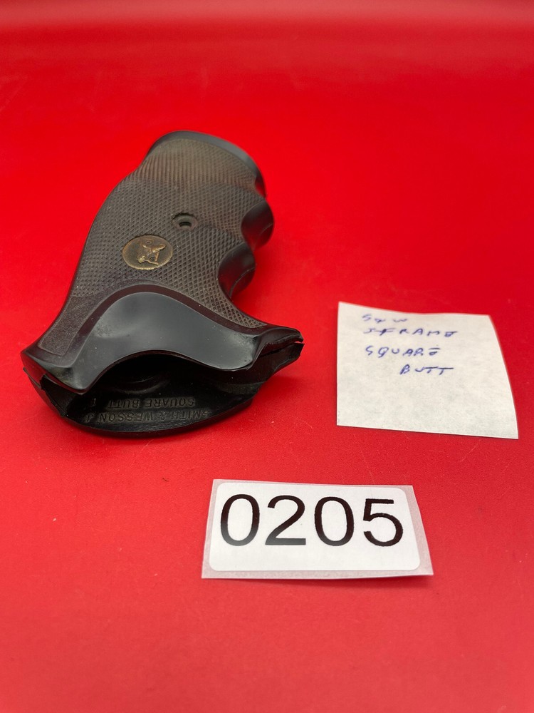 Pachmayr Gripper Smith & Wesson J Frame Square Butt #0205
