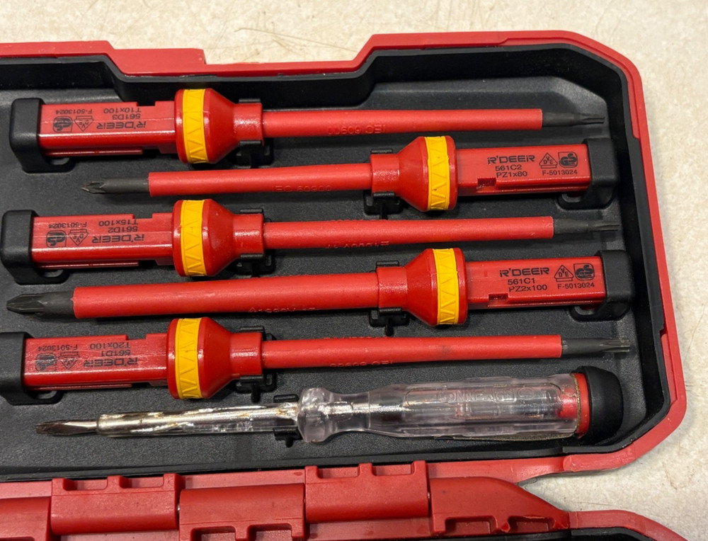 R'DEER 13 PC Insulated Screwdriver Set