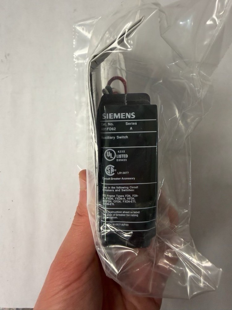 SIEMENS A01FD62 SINGLE POLE AUXILIARY FORM C SWITCH FOR CIRCUIT BREAKERS