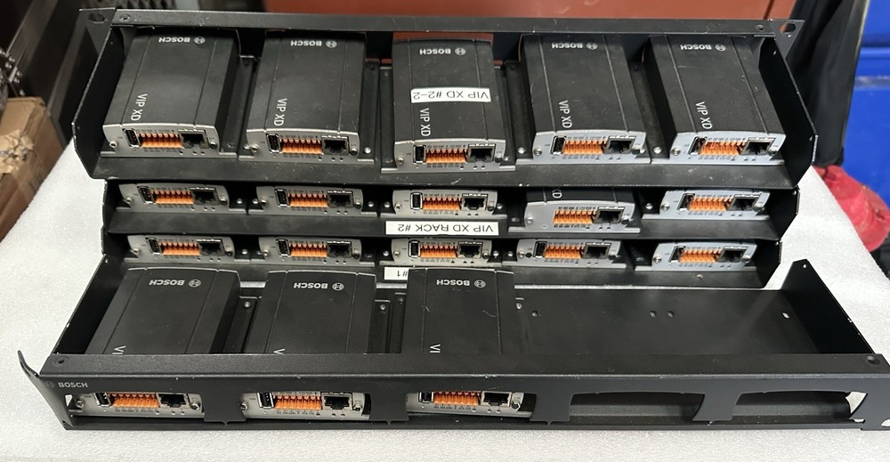 One BOSCH VIP XD VIDEO DECODER,