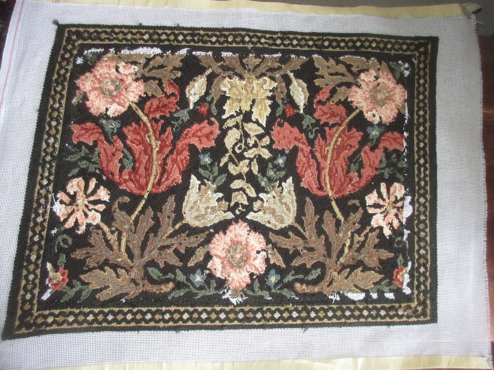 Beth Russell Designers Forum Stitched Needlepoint COMPTON/Border WILLIAM MORRIS