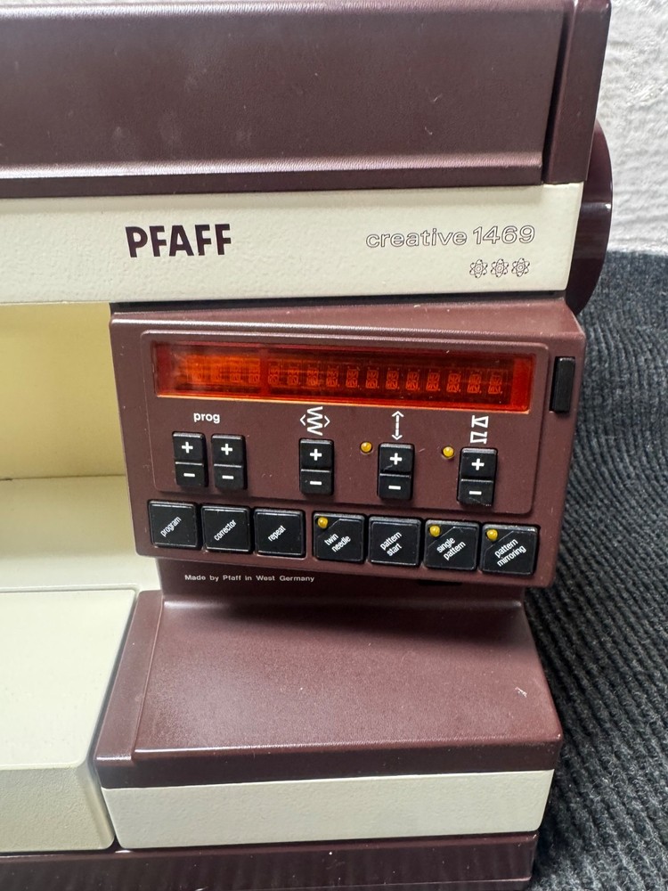 Pfaff Creative 1469 Sewing Machine Just Serviced Great Condition!