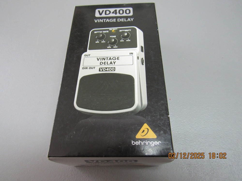 Behringer Vintage Delay VD400 Delay Guitar Effect Pedal