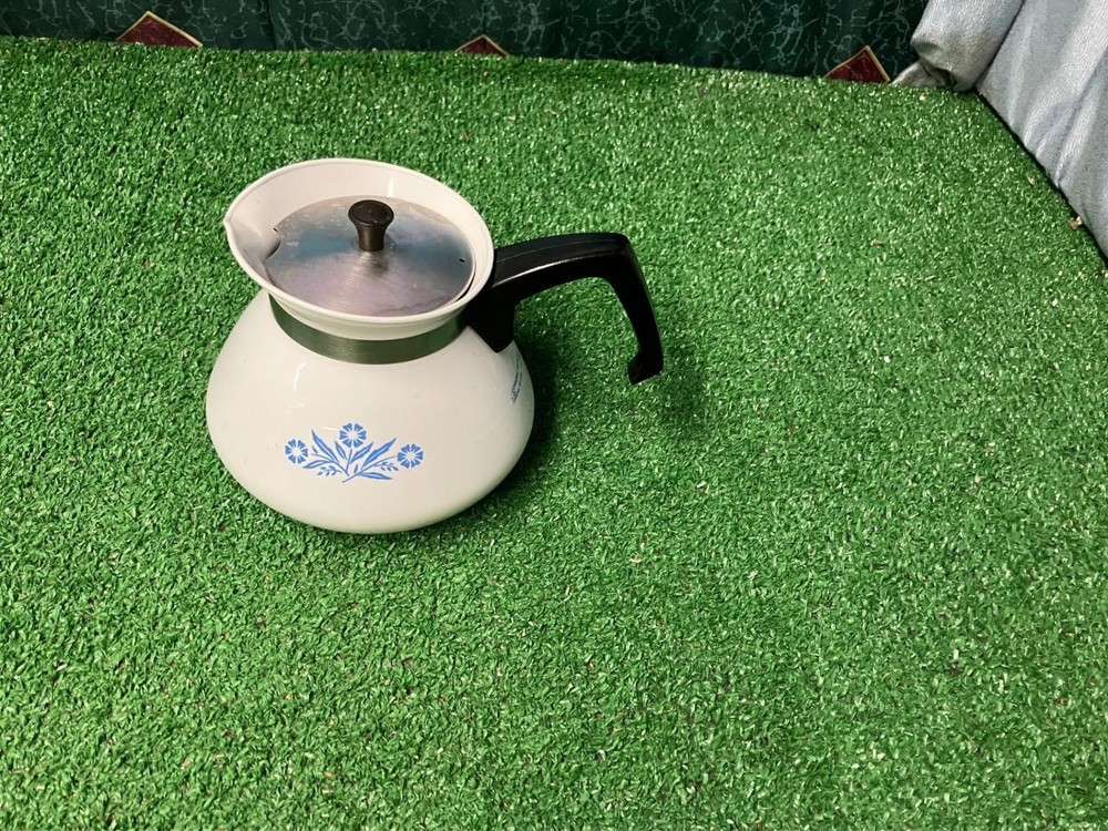 CORNING WARE 6 cup COFFEE/TEA POT, CORNFLOWER, BLUE & WHITE
