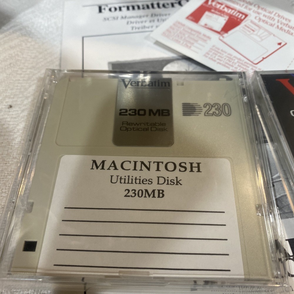 3.5 “ Magneto Optical Drive / MCA 230 LC+2 Disk