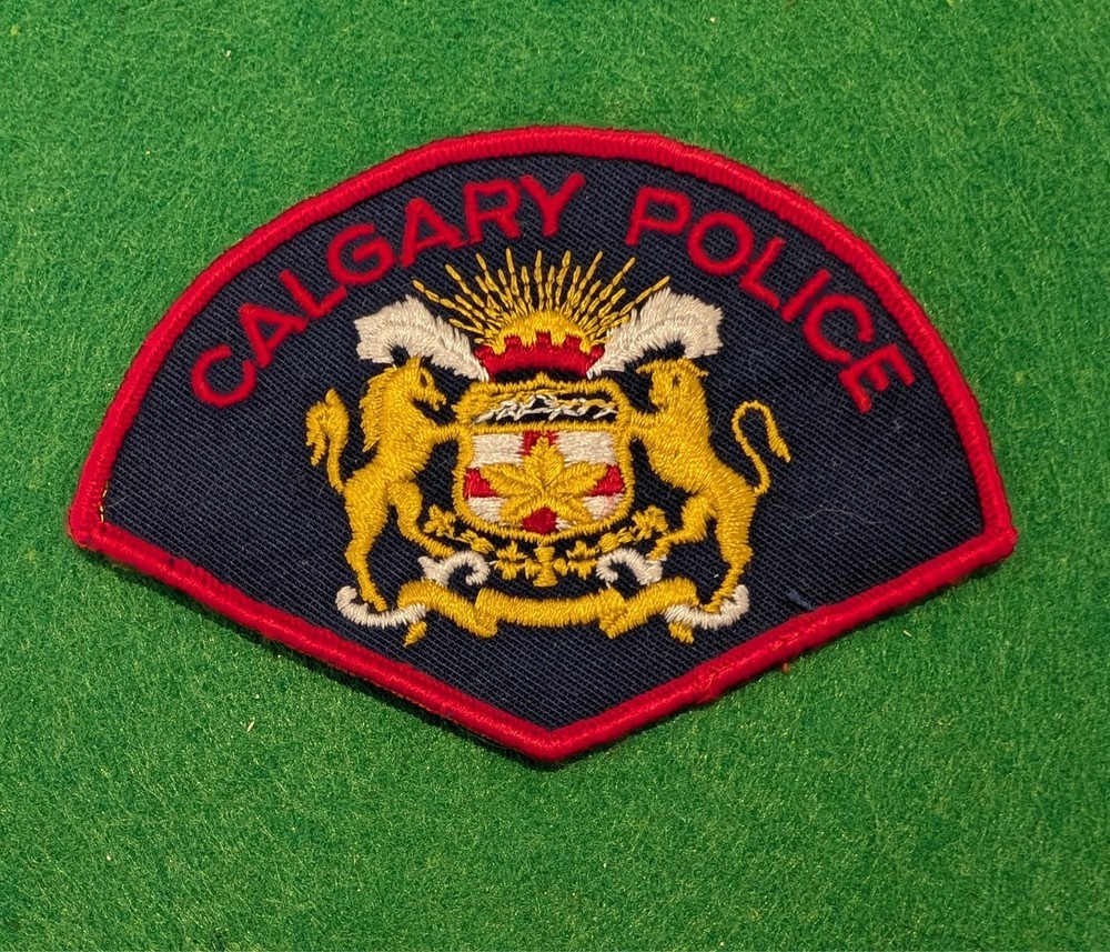 Vintage Calgary Police - Alberta CA - uniform shoulder patch