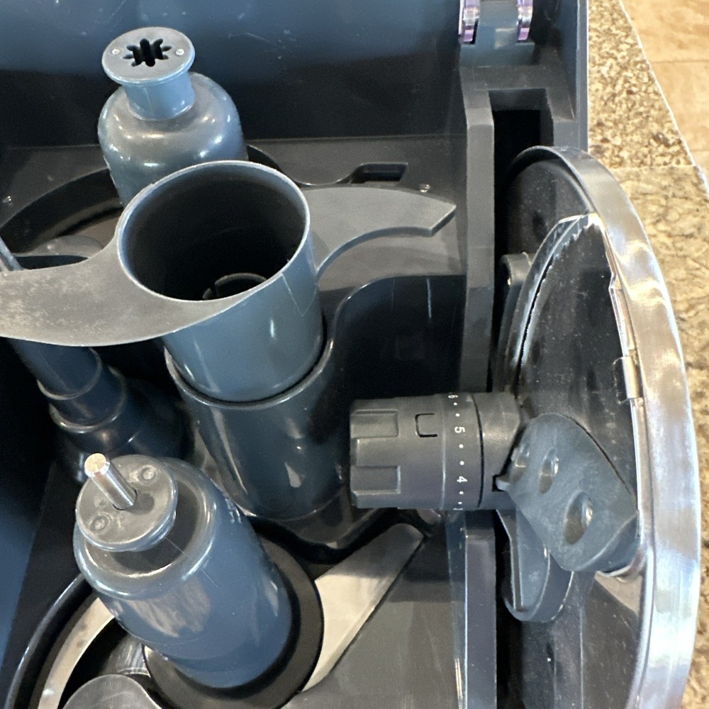 Cuisinart Food Processor FP-13SC Storage Case & Disc Blades Stem Attachments 6pc