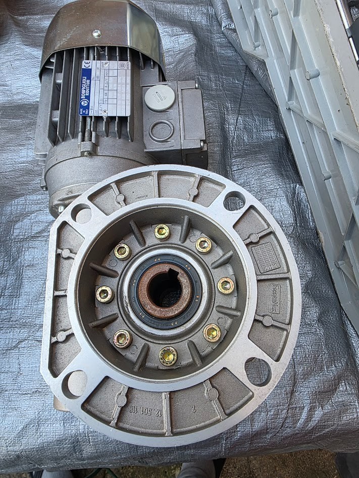 BONFIGLIOL RIDUTTORI VF63 All specifications are embosed on the motor.