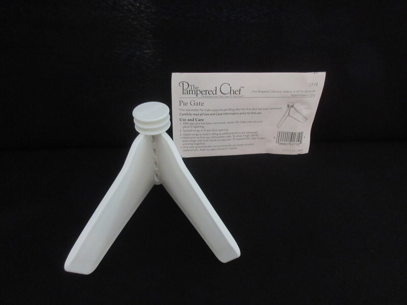 Brand New NIP White Pie ~Quiche Stand Gate Keeper Adjustable Holder Keeper Saver