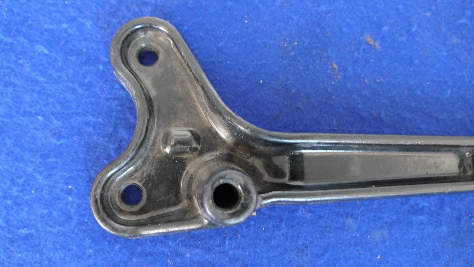 Genuine Harley Davidson Softail Fatboy Deuce Exhaust Mounting Bracket 2000-2006