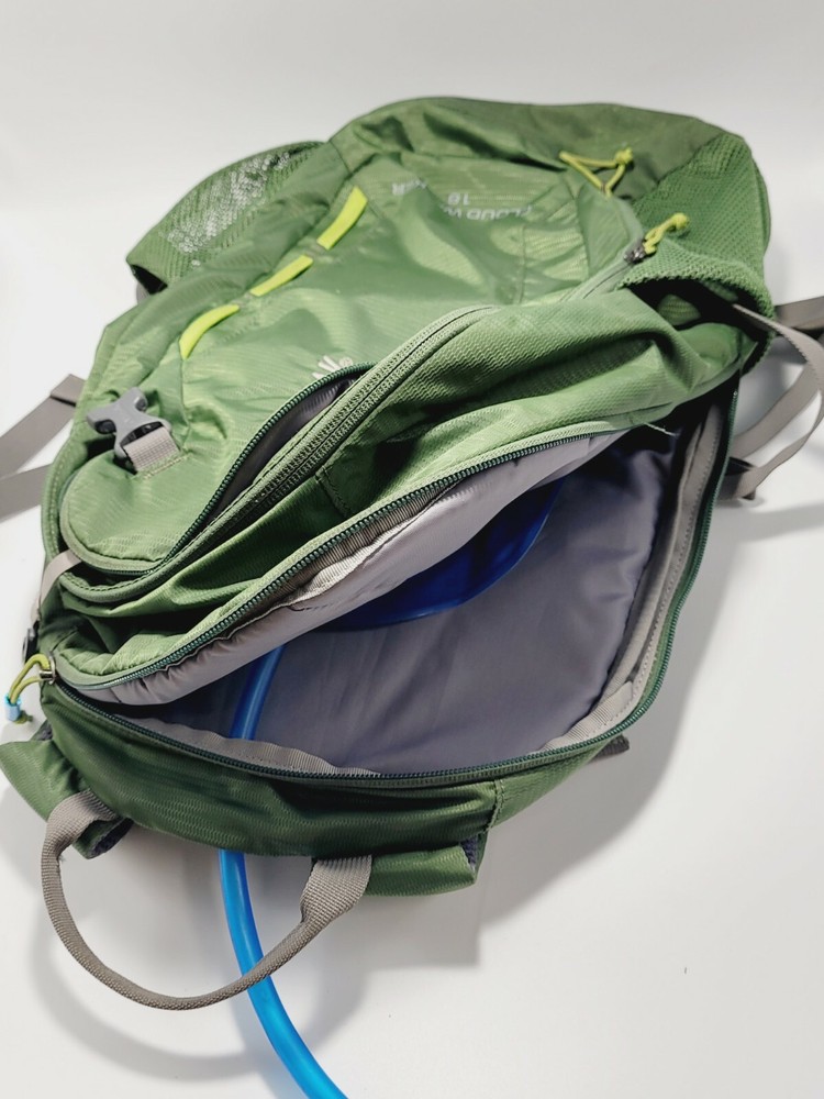 CamelBak Cloud Walker 18 | Hiking Hydration Pack w/ 2 liters Bladder | Green