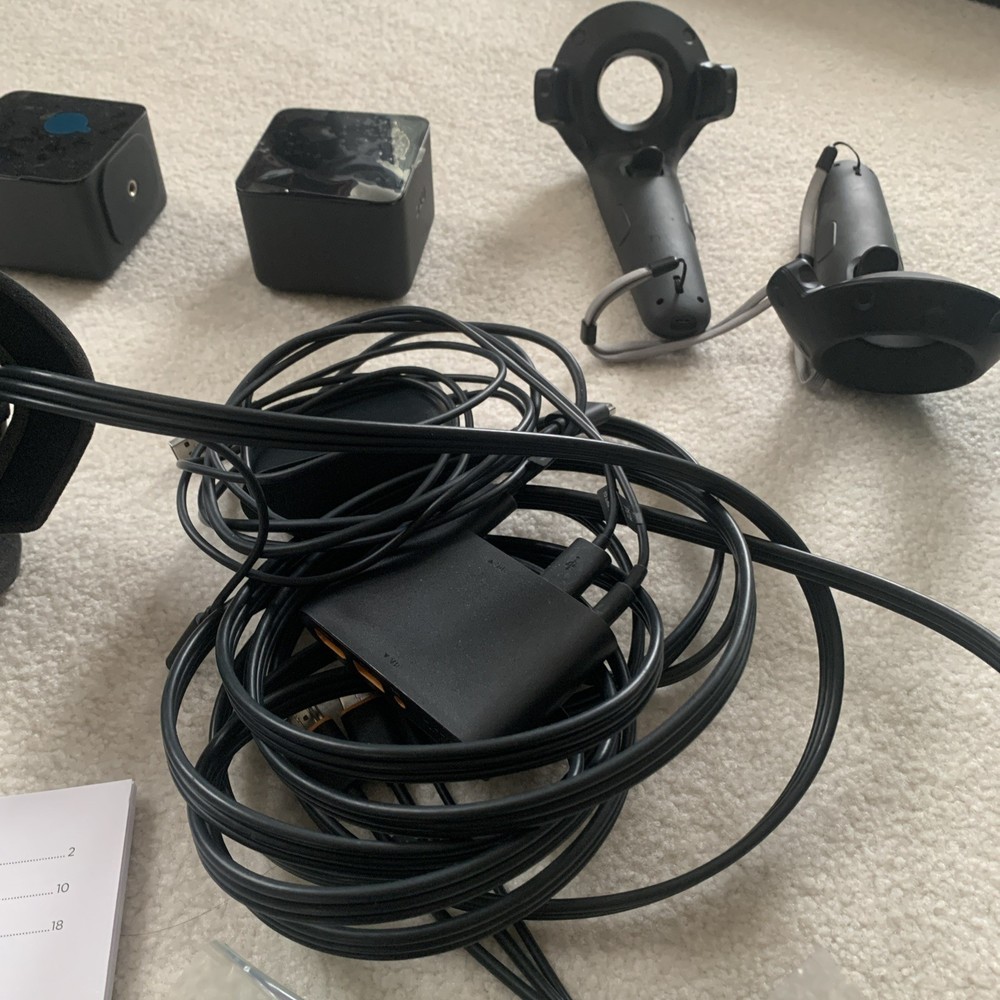 HTC Vive VR Headset Complete Set Full Kit System Steam VR PC Virtual Reality