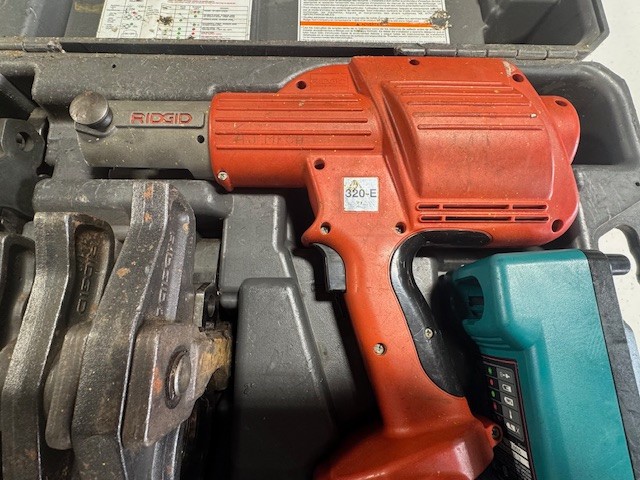 RIDGID 320-E ProPress Tool Kit w/ 1/2"-2" Jaws