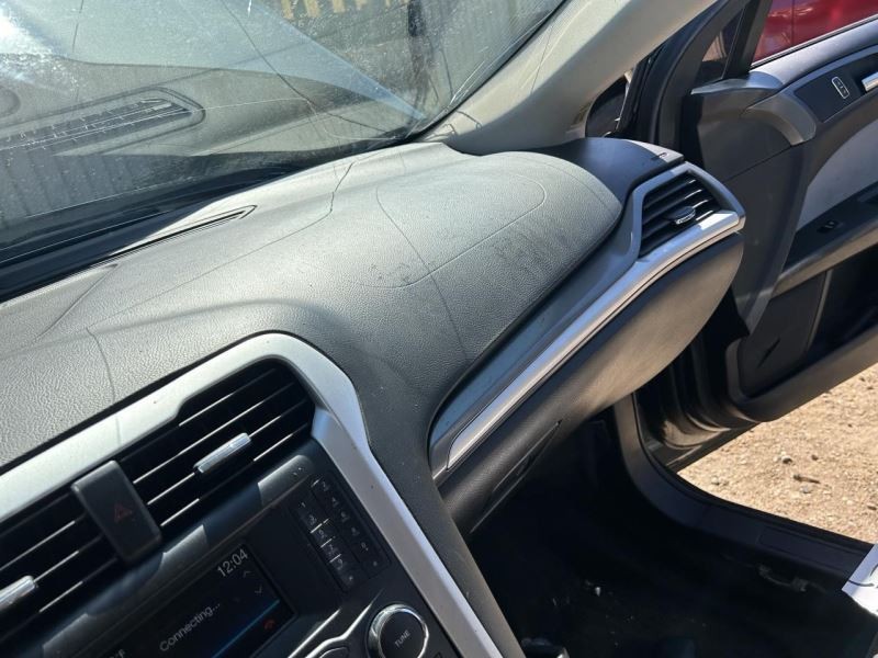 FUSION 2015 High Mounted Stop Light 104718171