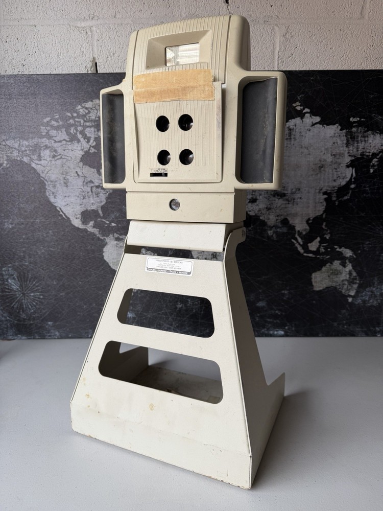 Polaroid ID-104E Econo Identification System Camera w/ Stand Untested