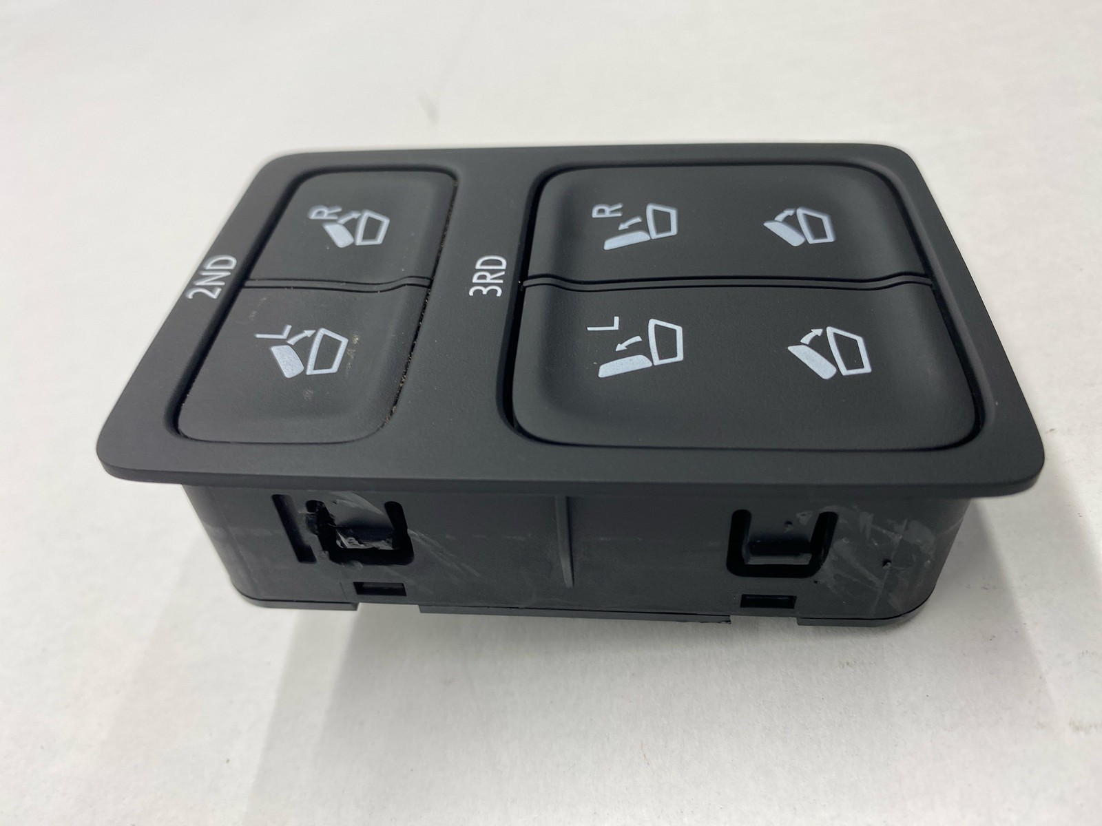 2025 HYUNDAI PALISADE OEM REAR 2ND & 3RD ROW SEAT POWER FOLD SWITCH