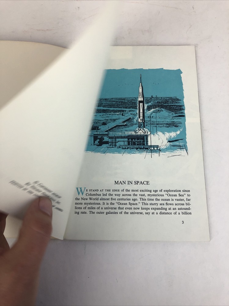 Vintage Science Service MAN IN SPACE Science Program 1971 Paperback Astronaut
