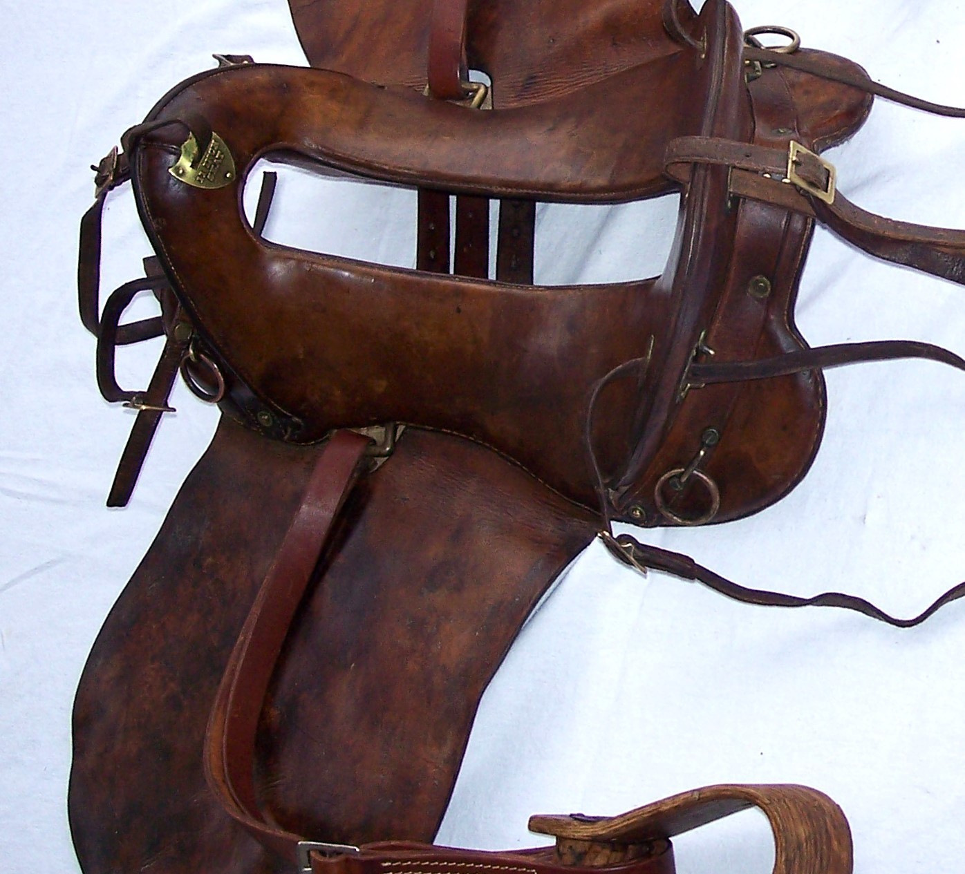 Antique US Cavalry Saddle Brass US Conchos Military McClellan 11" Seat Marked