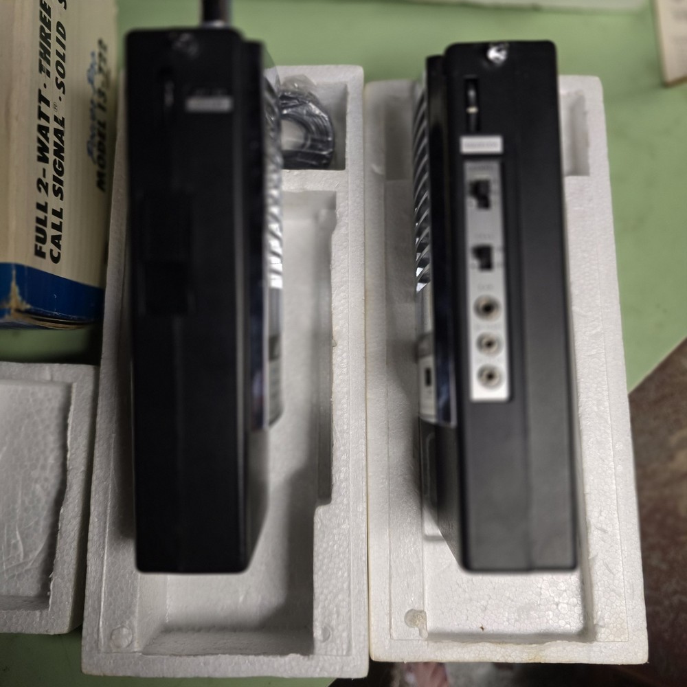 Midland 13-722 Transceiver (2)