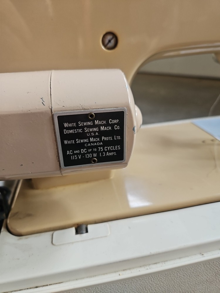 Vintage White Zig ZagSewing Machine - Beautiful Art Deco Design- Untested
