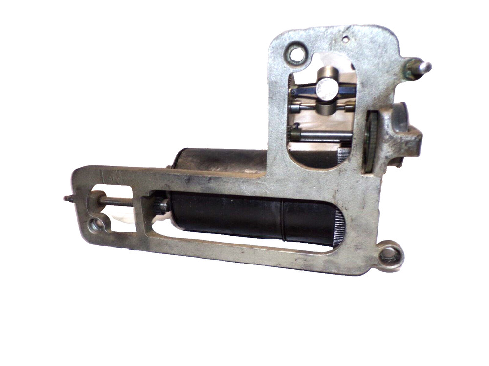 EDISON TRIUMPH CYLINDER PHONOGRAPH MOTOR , THREADED STYLE CRANK