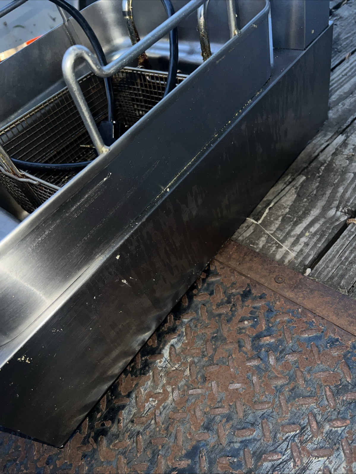 Wells 5E-F15CY 15 lb. Electric Countertop Fryer - 208-240V, 4319/5750W W