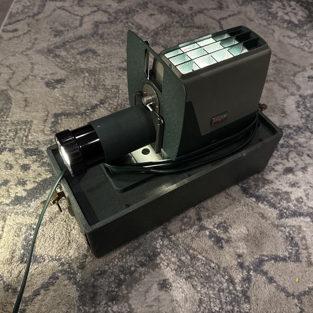 Vintage Argus 300 Automatic Slide Projector W/Protective Case