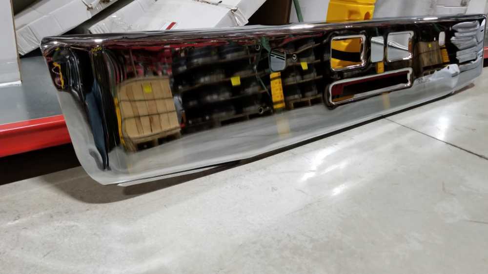Mack R Model Bumper 601 (602-16541)
