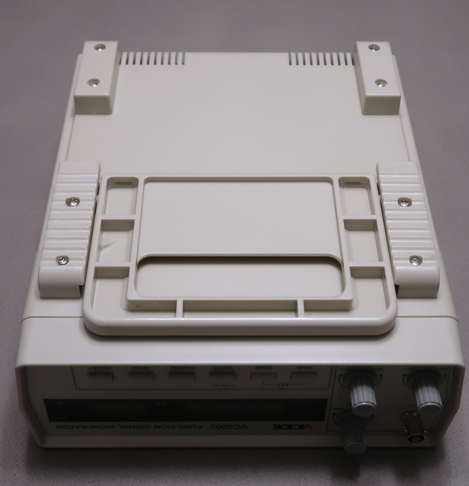 YITENSEN VC2002 Function Signal Generator 8 digit LED display Frequency Voltage