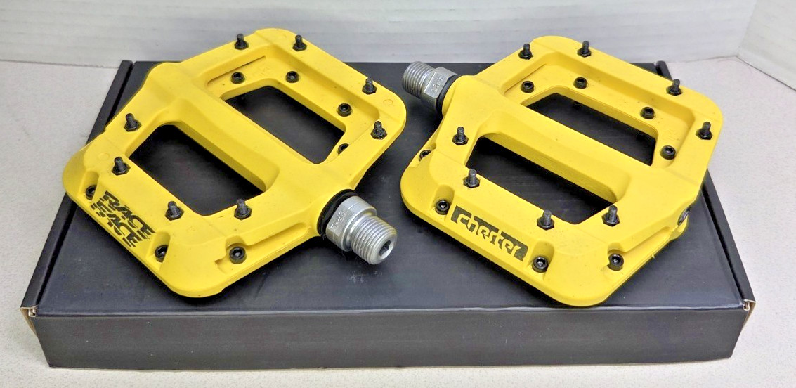 Race Face Chester Pedals Yellow