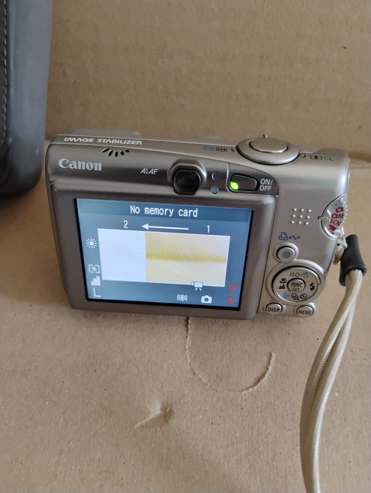 Canon IXUS 950 Is Digital Camera 8MP, Compact, Silver plus case