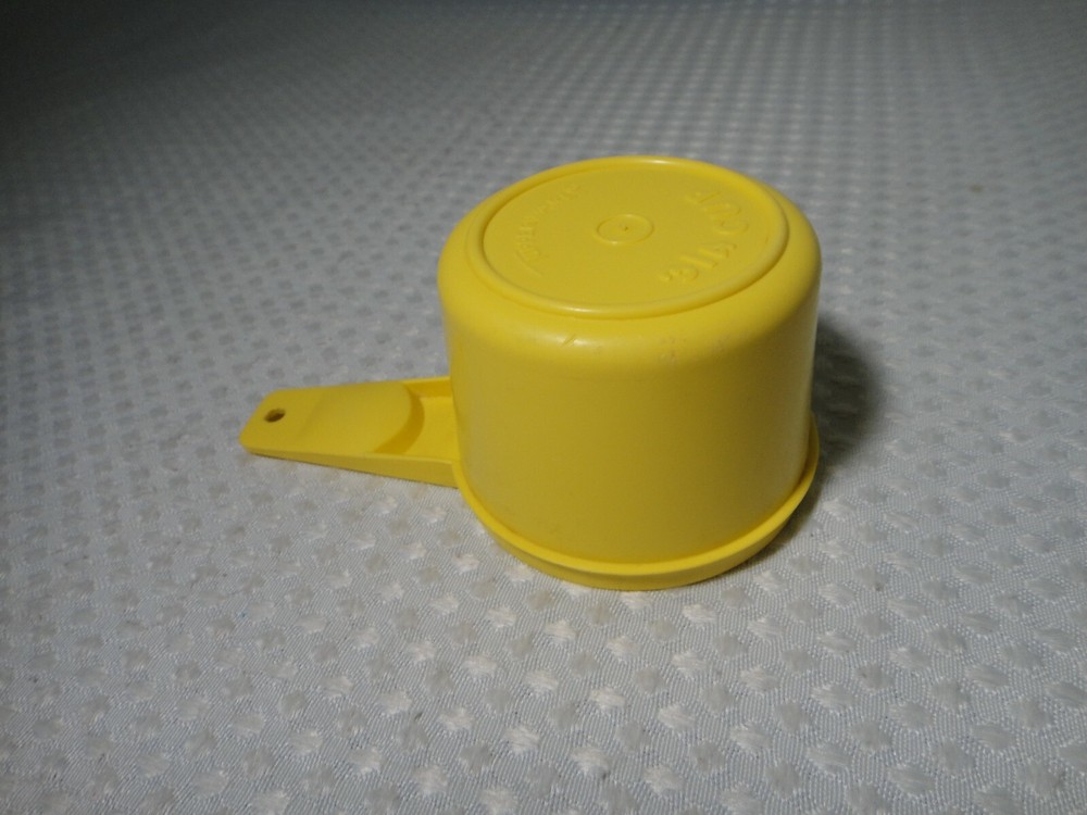 Tupperware Measuring 3/4 Cup Replacement Yellow #762 Kitchen Gadget