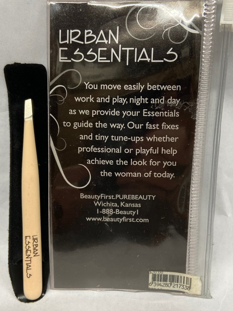 URBAN ESSENTIALS TWEEZERS