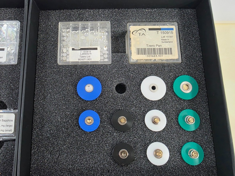 (T111216) TA Instruments T ZERO PRESS & Pans