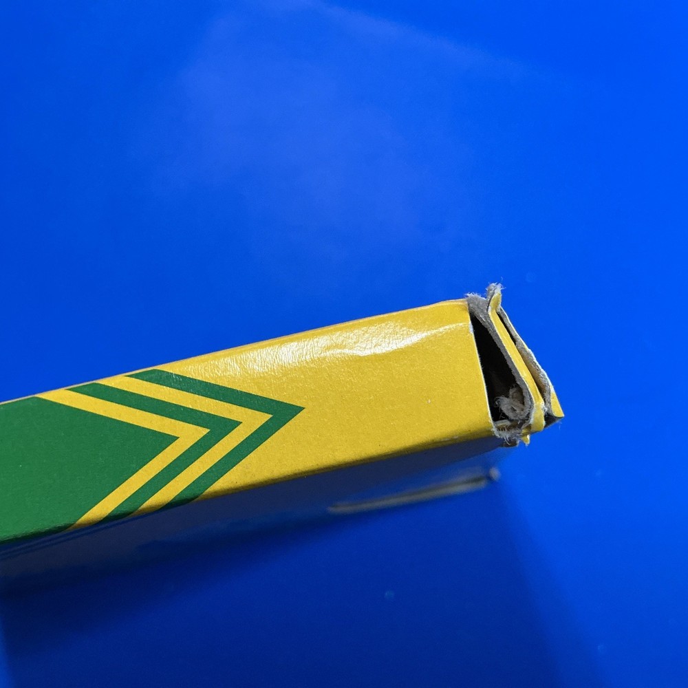 Crayola Crayon - Multicultural Crayons - 8 Large Crayons - 2007