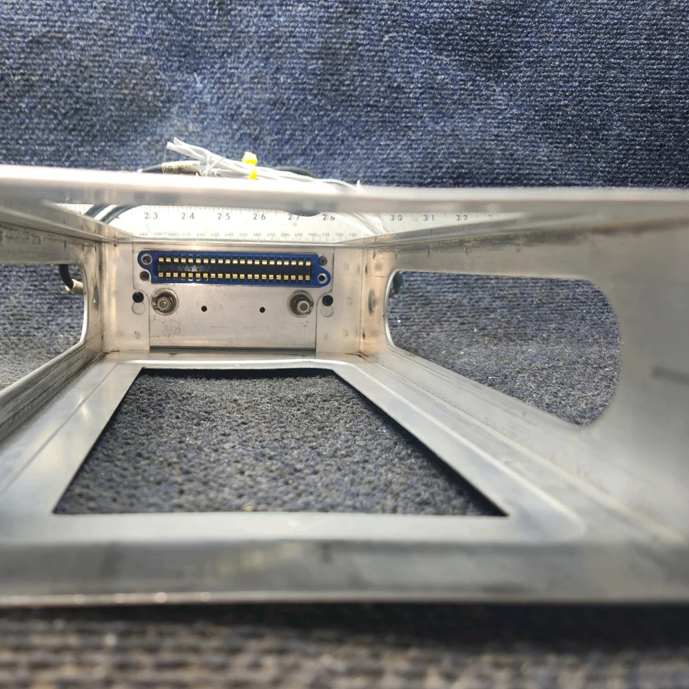 069-1020-00 | Bendix King KX170B | Cessna 182G | Nav/Com System