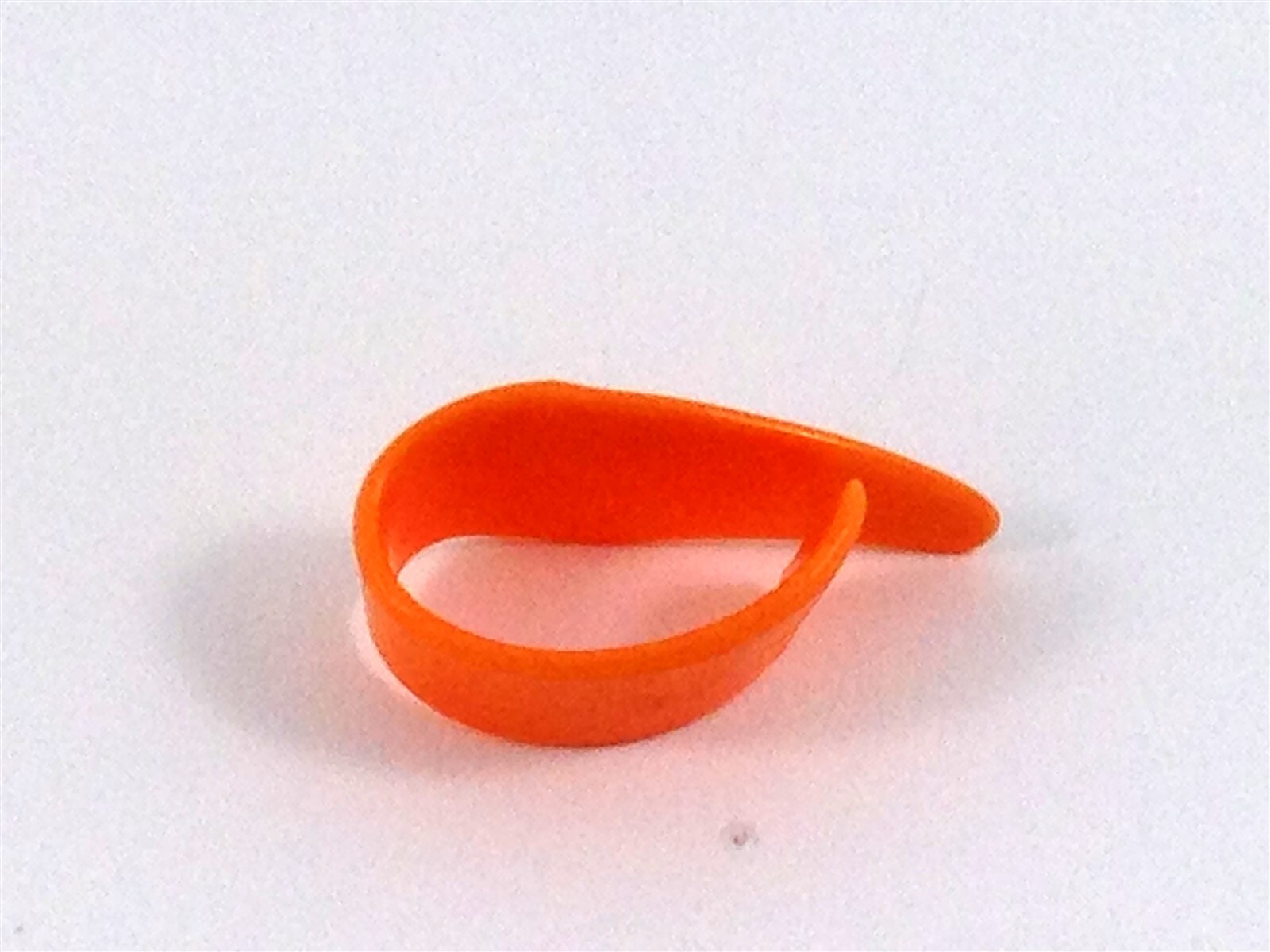 Fred Kelly Picks Variety Pack 8 Picks thumb finger flat picks bumblebee