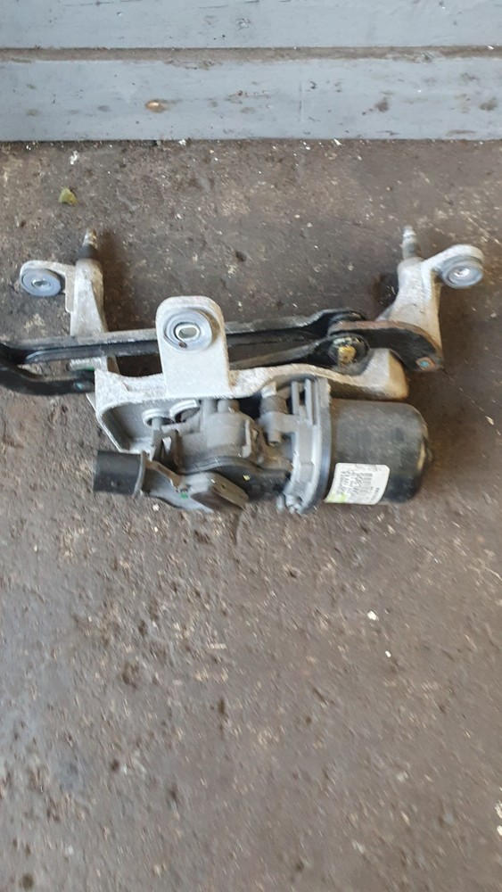 VW FOX FRONT WIPER MOTOR 2011