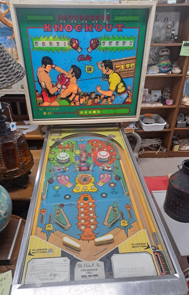 Vintage KnockOut pinball machine - WORKS