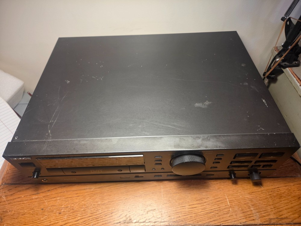 Technics SV-DA10 DAT Player Recorder Digital Audio Tape Deck