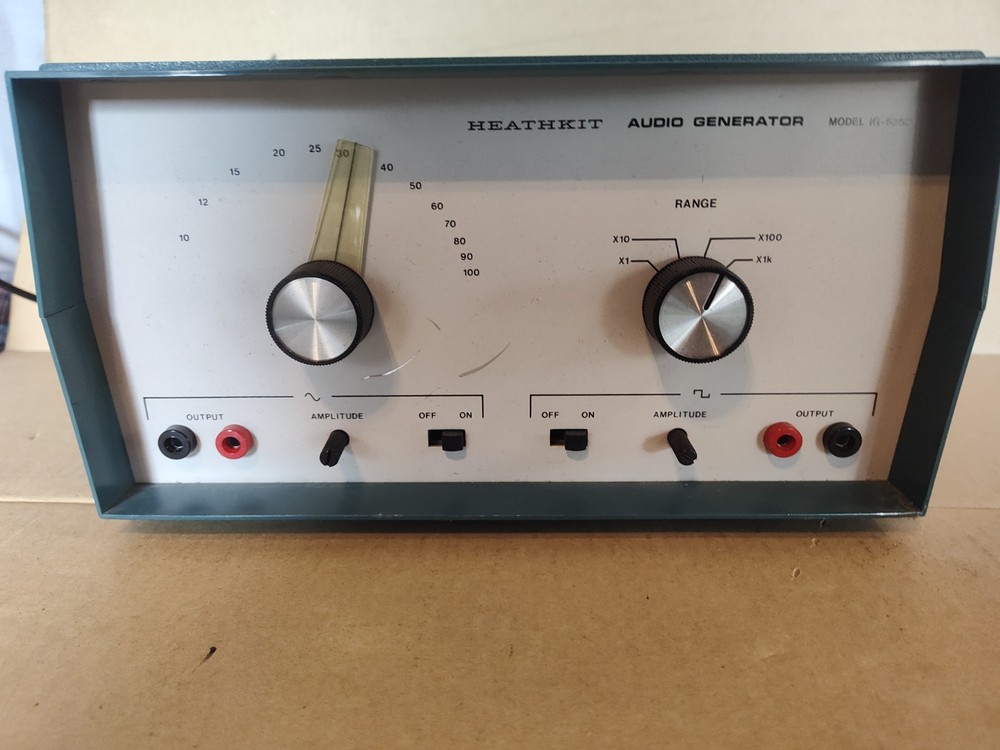 Heathkit Audio Generator model IG-5282